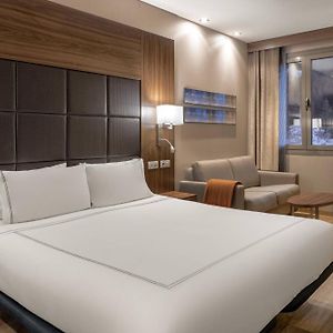 Deluxe King Room Mountain View